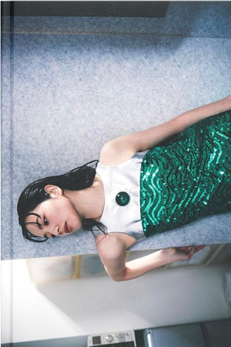 La museum Nana Komatsu 小松菜奈写真集 小松菜奈: LA MUSEUM NANA KOMATSU – flotsam books