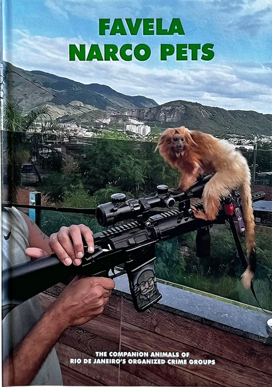プーリア・コジャステハペイ 編集写真集: POURIA KHOJASTEHPAY: FAVELA NARCO PETS [2nd edition]]