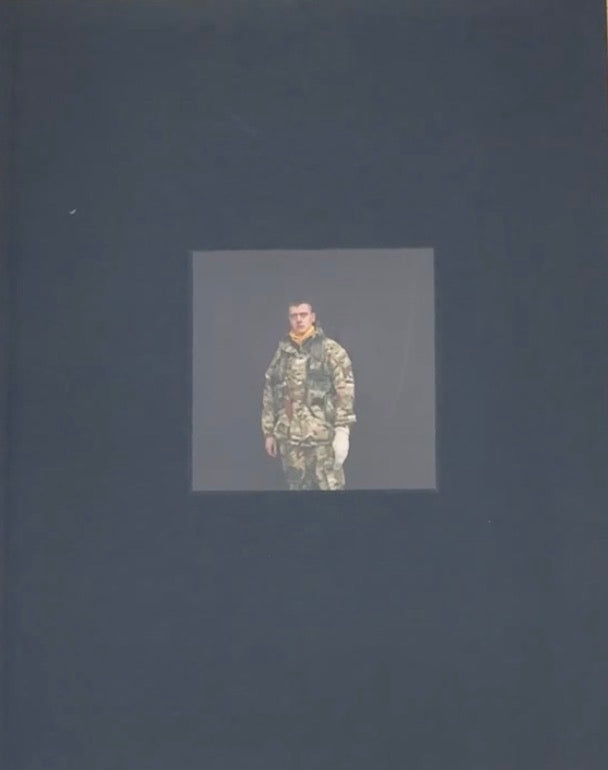 【古本】アナスタシア・テイラー＝リンド写真集 : ANASTASIA TAYLOR-LIND : MAIDAN - PORTRAITS FROM THE BLACK SQUARE